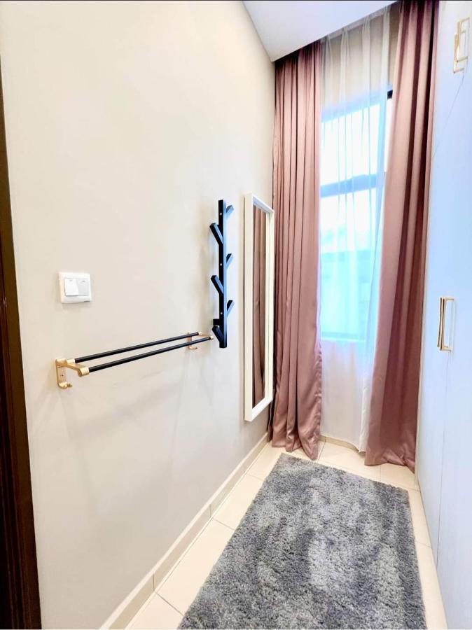 Faridz Homestay At Myra Saujana Kampong Simpang Empat Esterno foto